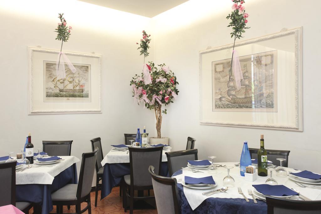 Hotel Nautilus à Riccione Extérieur photo